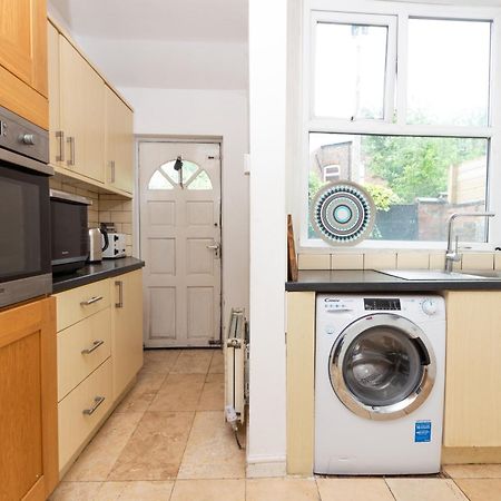 Homely Ensuite Room Near City Centre マンチェスター エクステリア 写真