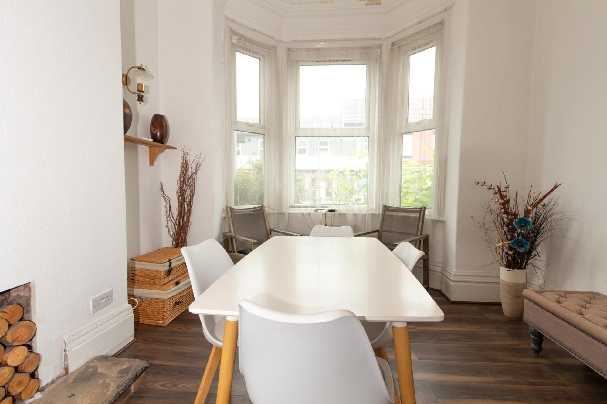 Homely Ensuite Room Near City Centre マンチェスター エクステリア 写真