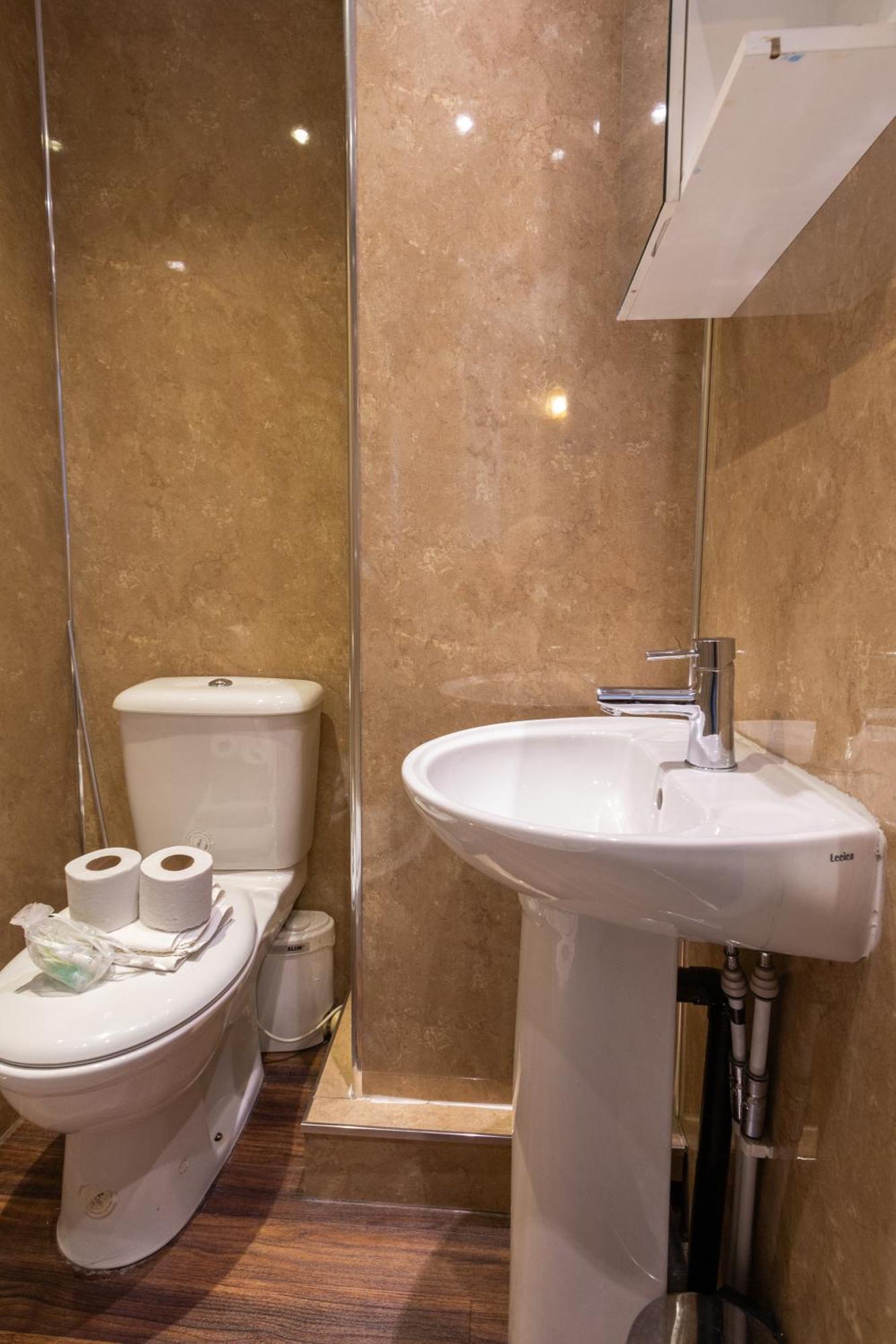 Homely Ensuite Room Near City Centre マンチェスター エクステリア 写真