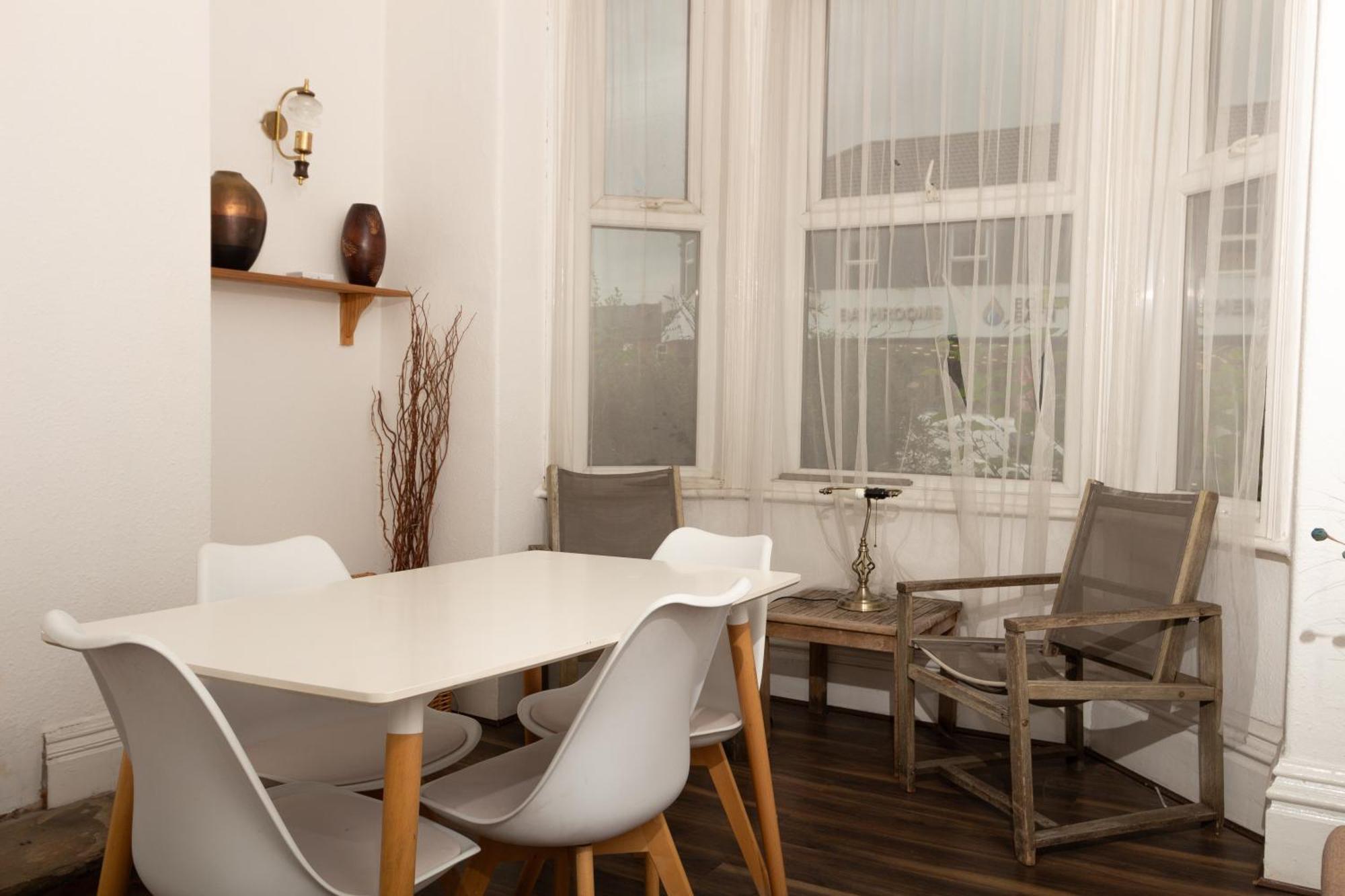 Homely Ensuite Room Near City Centre マンチェスター エクステリア 写真