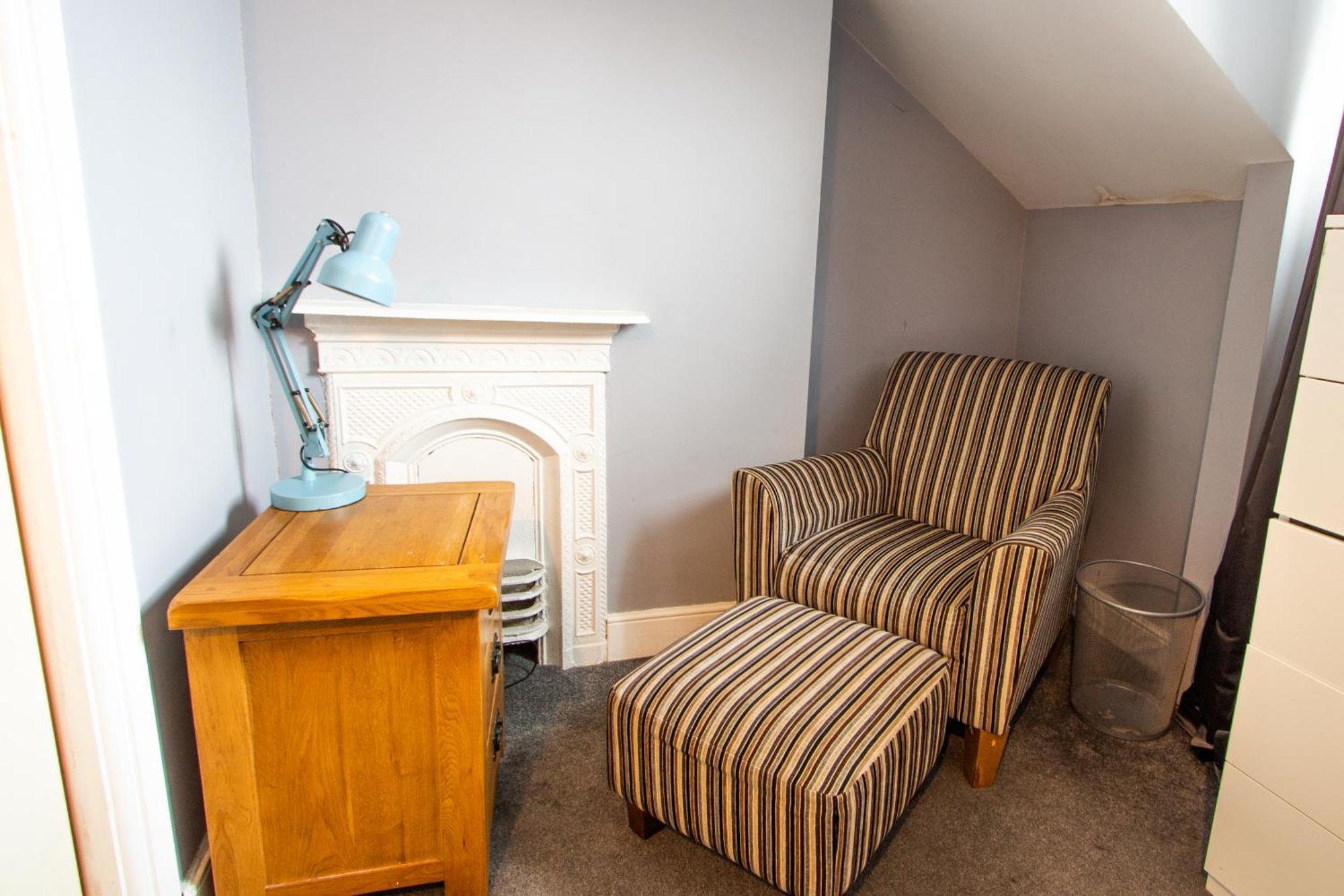 Homely Ensuite Room Near City Centre マンチェスター エクステリア 写真